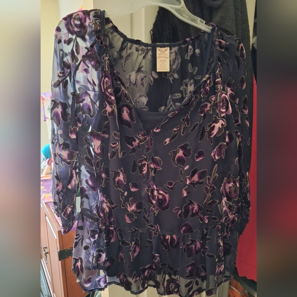 Faded Glory Semi-sheer, Soft, Velvet Floral design Top, with Tank set, flowy - Picture 1 of 10